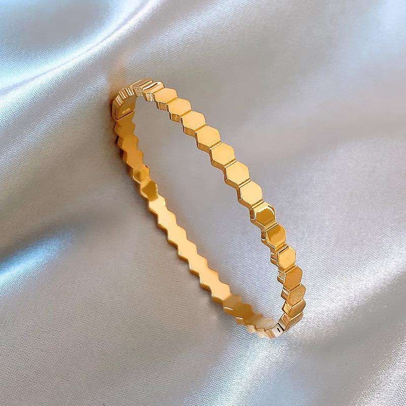 CUFF BRACELET