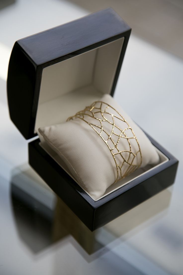 CUFF BRACELET
